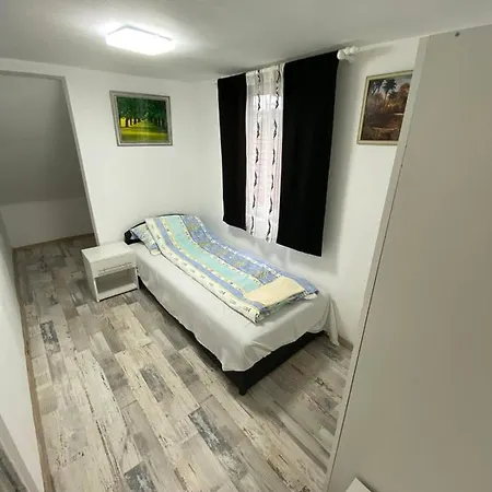 Apartment Izdavanje Sobe/stana Sarajevo