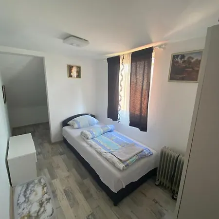 Apartment Izdavanje Sobe/stana